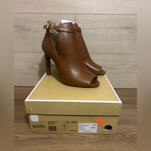 Michael Kors Lawson Bootie size 10